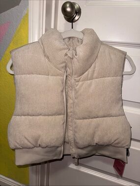 Puffer Vest in Light Beige - Cozy Corduroy Style